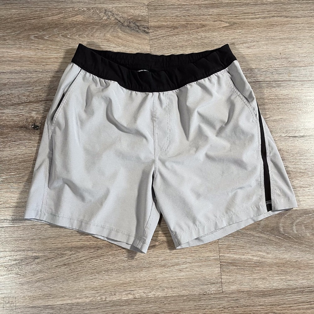 Vuori Men's Draft Shorts Athleisure Performance Athletic L Gray